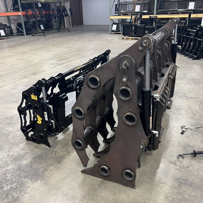 Stinger Attachments Tractor CG - XD Clam Grapple For Skid Steers & Utility Tractors - Stinger Attachments - Beacon Attachments