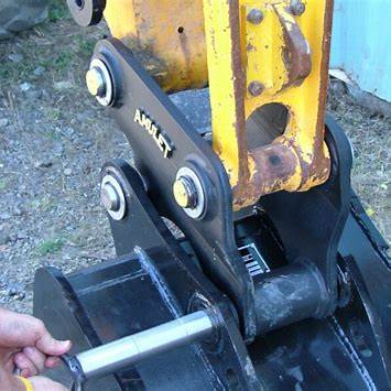 Amulet MiniHitch Mechanical Coupler For Mini Excavators And Backhoe Loaders - Amulet - Beacon Attachments