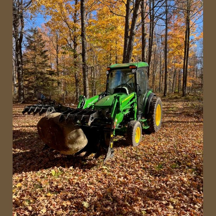 Stinger Attachments Compact Clam Grapple For Skid Steers & Compact Tractors - Stinger Attachments - Beacon Attachments