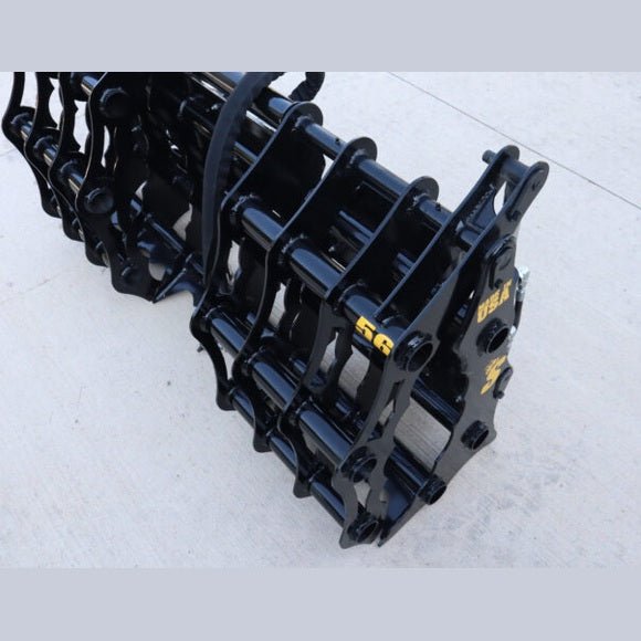 Stinger Attachments Compact Clam Grapple For Skid Steers & Compact Tractors - Stinger Attachments - Beacon Attachments