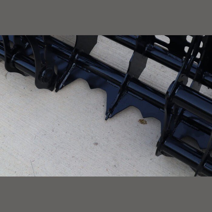 Stinger Attachments Compact Clam Grapple For Skid Steers & Compact Tractors - Stinger Attachments - Beacon Attachments