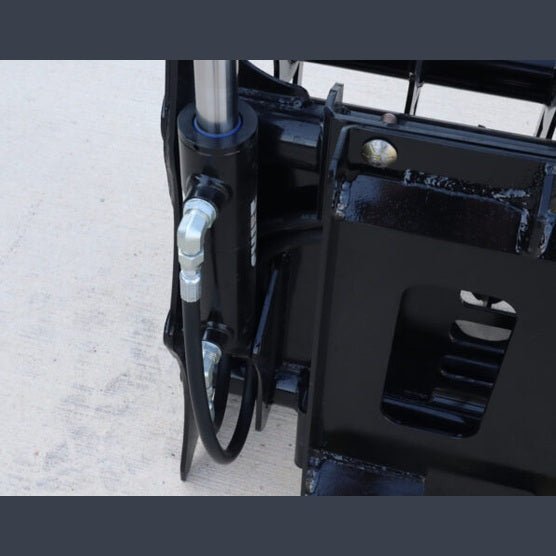 Stinger Attachments Compact Clam Grapple For Skid Steers & Compact Tractors - Stinger Attachments - Beacon Attachments