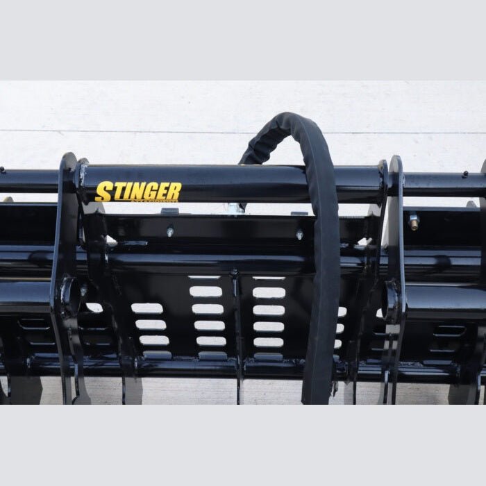 Stinger Attachments Compact Clam Grapple For Skid Steers & Compact Tractors - Stinger Attachments - Beacon Attachments