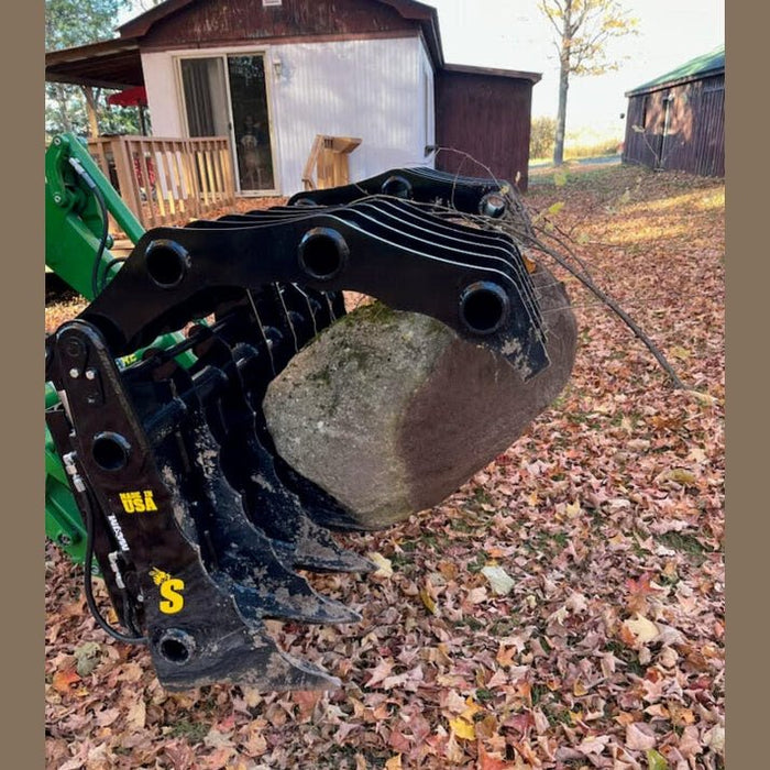 Stinger Attachments Compact Clam Grapple For Skid Steers & Compact Tractors - Stinger Attachments - Beacon Attachments