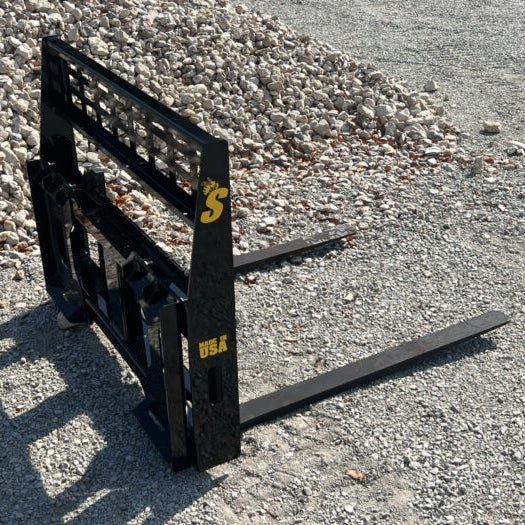 Stinger Attachments Compact Pallet Fork For Skid Steers & Compact Tractors - Stinger Attachments - Beacon Attachments