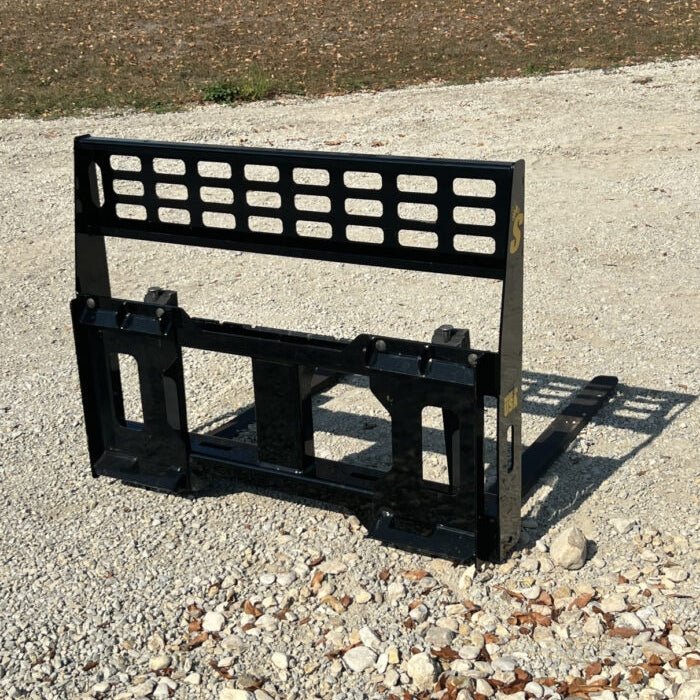 Stinger Attachments Compact Pallet Fork For Skid Steers & Compact Tractors - Stinger Attachments - Beacon Attachments