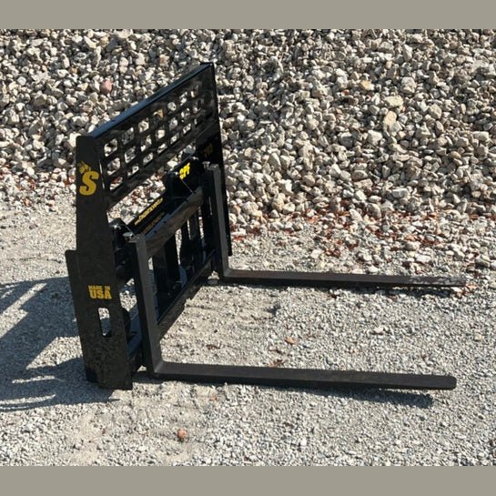 Stinger Attachments Compact Pallet Fork For Skid Steers & Compact Tractors - Stinger Attachments - Beacon Attachments