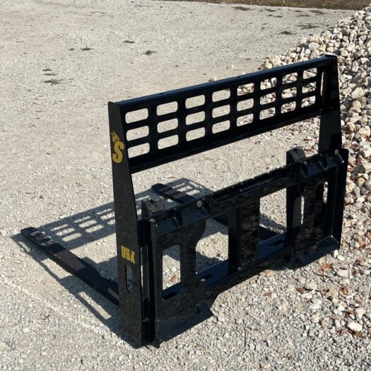 Stinger Attachments Compact Pallet Fork For Skid Steers & Compact Tractors - Stinger Attachments - Beacon Attachments