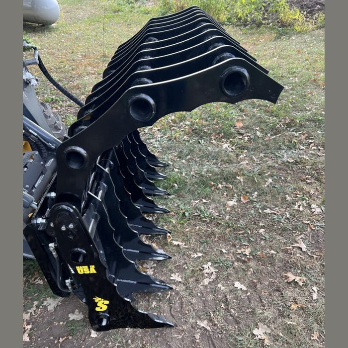 Stinger Attachments Skid Steer CG Clam Grapple (CG) - Stinger Attachments - Beacon Attachments