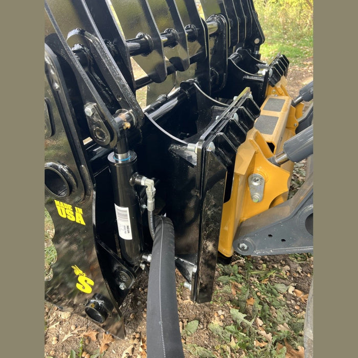 Stinger Attachments Skid Steer CG Clam Grapple (CG) - Stinger Attachments - Beacon Attachments