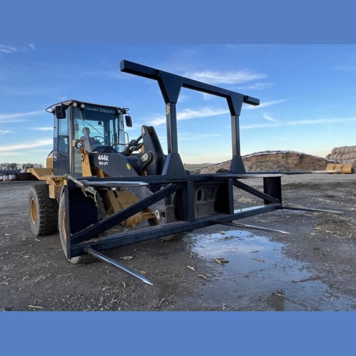 Stinger Attachments Tractor Bale Spear – Series 5 (BS5 - 3) 3 Bale or (BS5 - 5) 5 Bale Large Round Bale Mover - Stinger Attachments - Beacon Attachments
