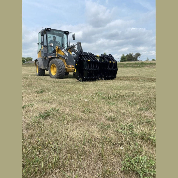 Stinger Attachments Tractor CG - XD Clam Grapple For Skid Steers & Utility Tractors - Stinger Attachments - Beacon Attachments