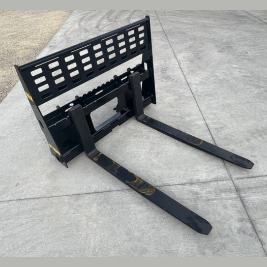 Stinger Attachments Tractor Pallet Forks Attachment (PFSB) For Utility Tractors - Stinger Attachments - Beacon Attachments