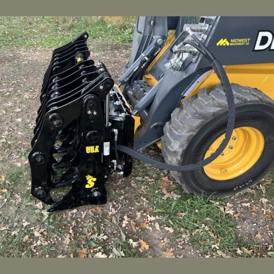 Stinger Attachments Utility Tractor CG Clam Grapple (CG) - Stinger Attachments - Beacon Attachments