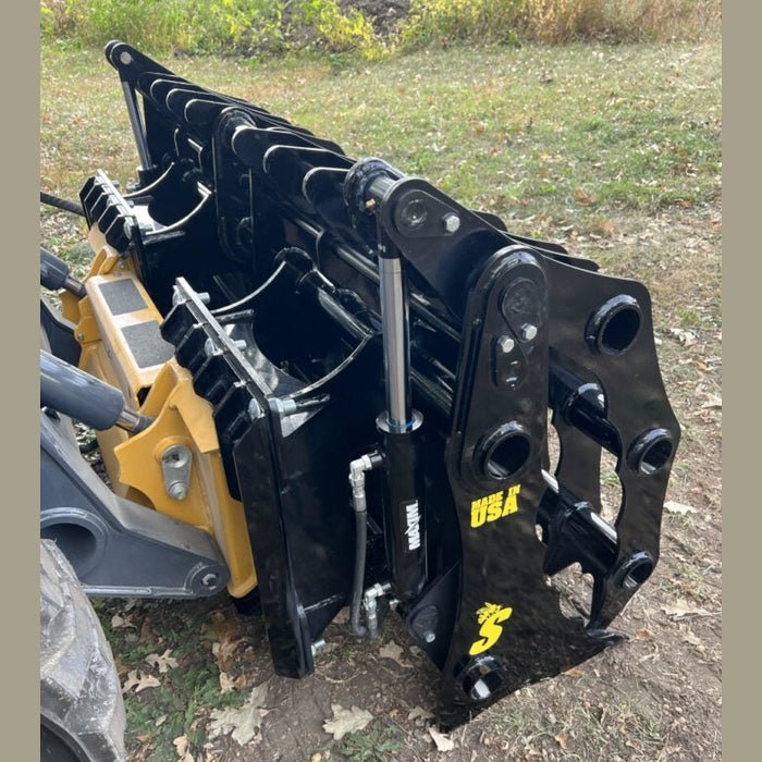Stinger Attachments Utility Tractor CG Clam Grapple (CG) - Stinger Attachments - Beacon Attachments
