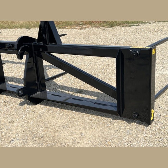 Stinger Attachments Wheel Loader Bale Spear – Series 5 (BS5 - 3) 3 Bale or (BS5 - 5) 5 Bale Large Round Bale Mover - Stinger Attachments - Beacon Attachments