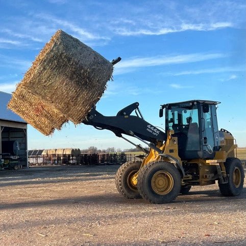 Stinger Attachments Wheel Loader Bale Spear – Series 5 (BS5 - 3) 3 Bale or (BS5 - 5) 5 Bale Large Round Bale Mover - Stinger Attachments - Beacon Attachments