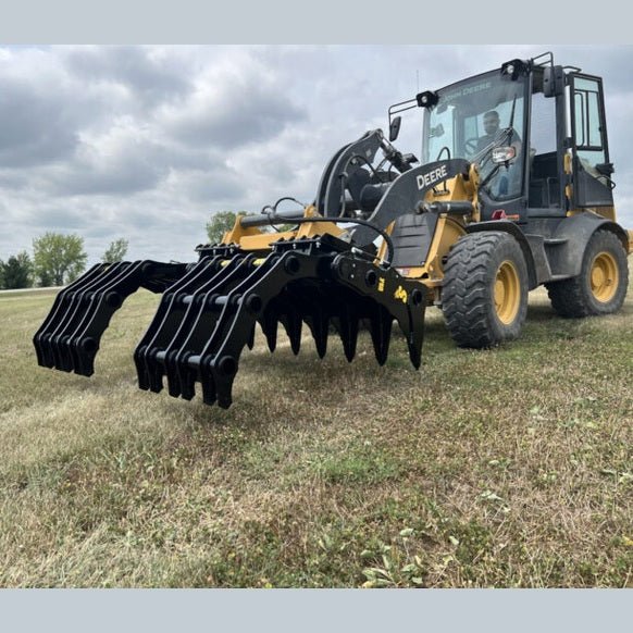 Stinger Attachments Wheel Loader CG - XD Clam Grapple (CG - XD) - Stinger Attachments - Beacon Attachments