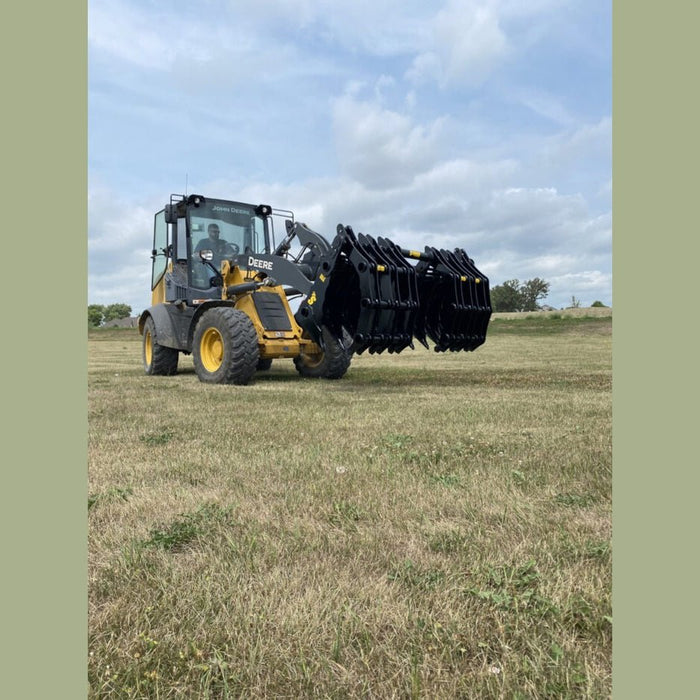 Stinger Attachments Wheel Loader CG - XD Clam Grapple (CG - XD) - Stinger Attachments - Beacon Attachments