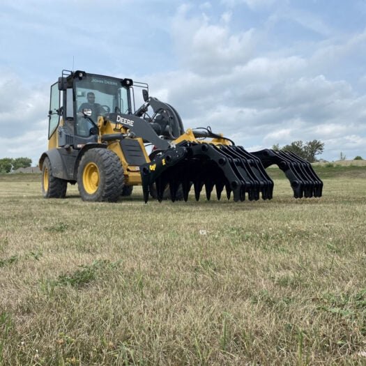 Stinger Attachments Wheel Loader CG - XD Clam Grapple (CG - XD) - Stinger Attachments - Beacon Attachments